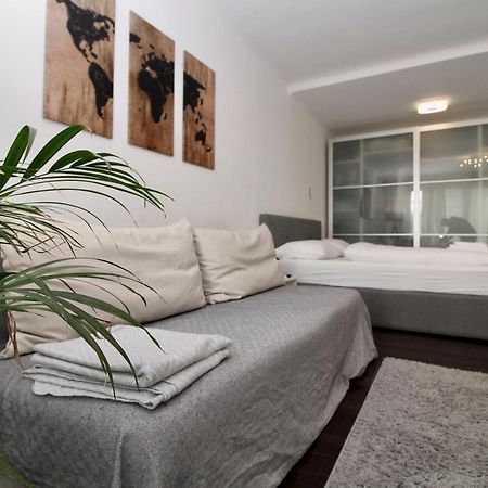 Balcony Apartment - Next To Opera Wina Bagian luar foto