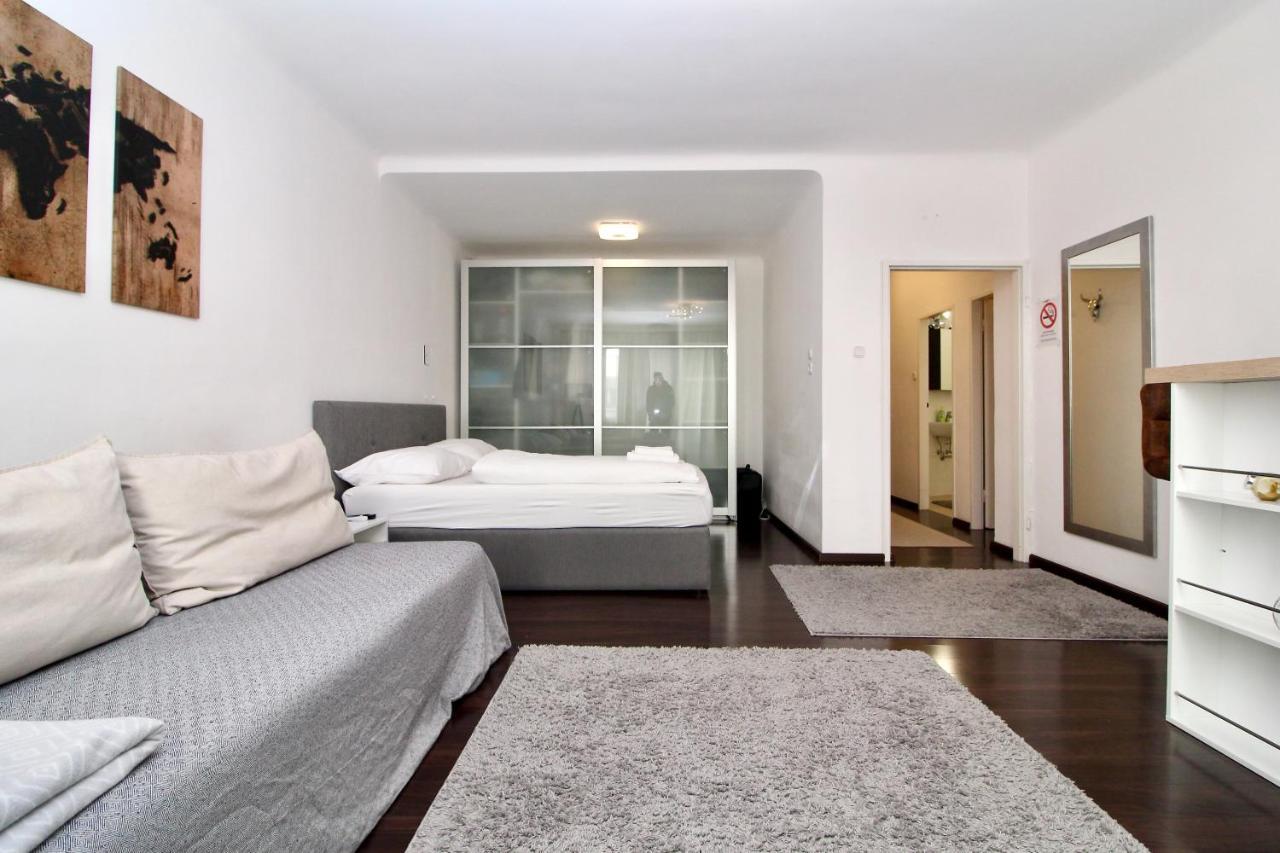 Balcony Apartment - Next To Opera Wina Bagian luar foto