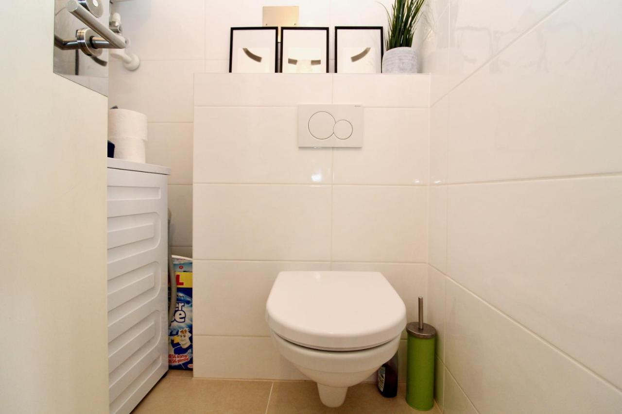 Balcony Apartment - Next To Opera Wina Bagian luar foto