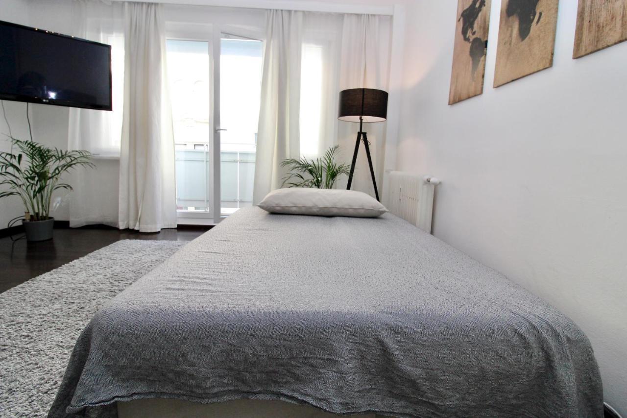 Balcony Apartment - Next To Opera Wina Bagian luar foto