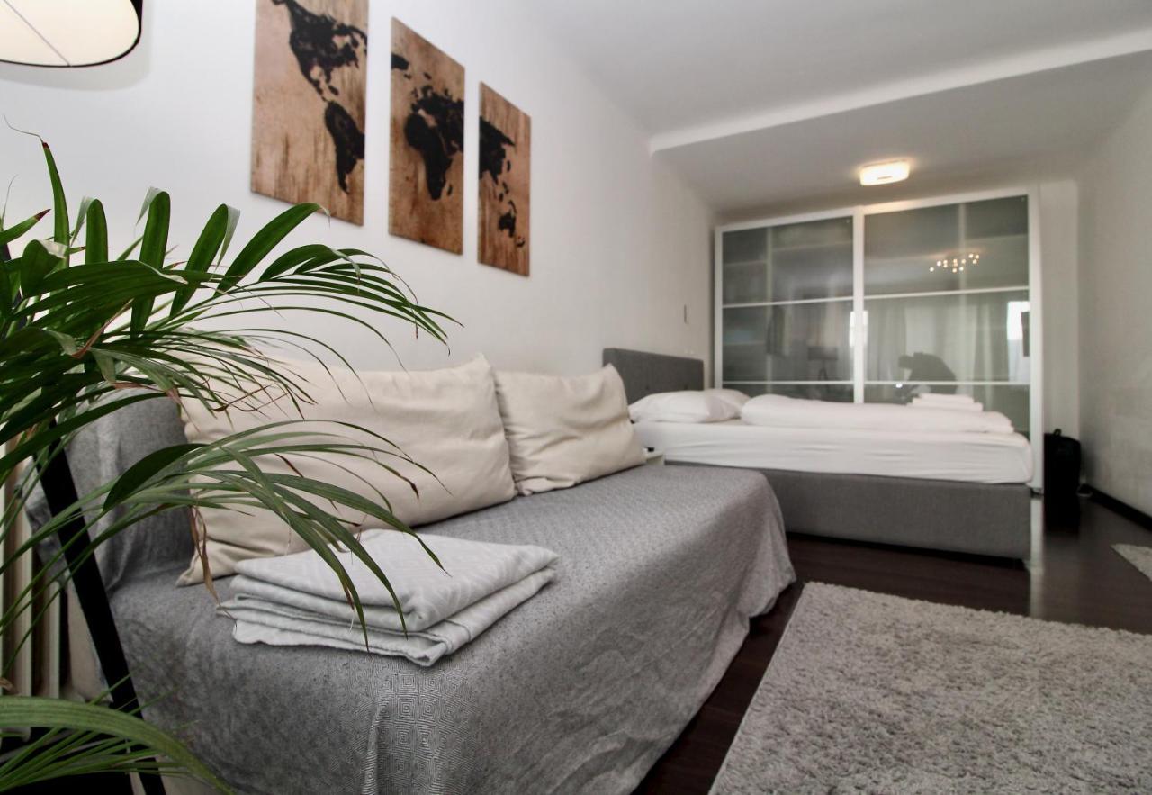 Balcony Apartment - Next To Opera Wina Bagian luar foto