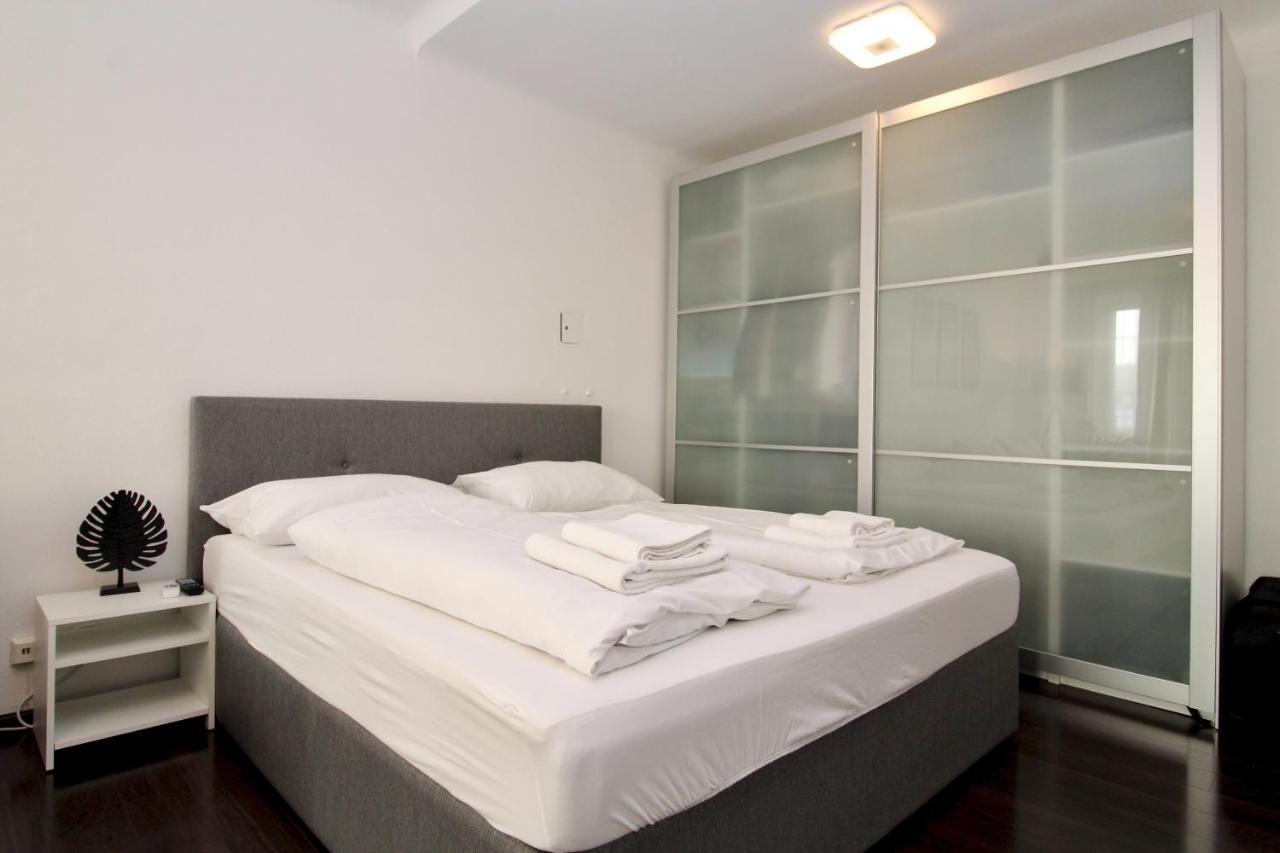 Balcony Apartment - Next To Opera Wina Bagian luar foto